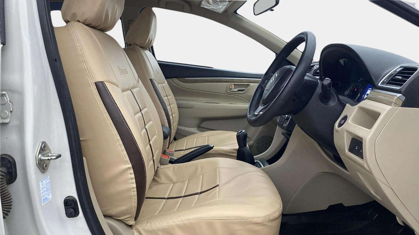 2022 Maruti Ciaz ZETA 1.5 SHVS MT PETROL, Petrol, Manual, 14,362 km, Right Side Front Door Cabin