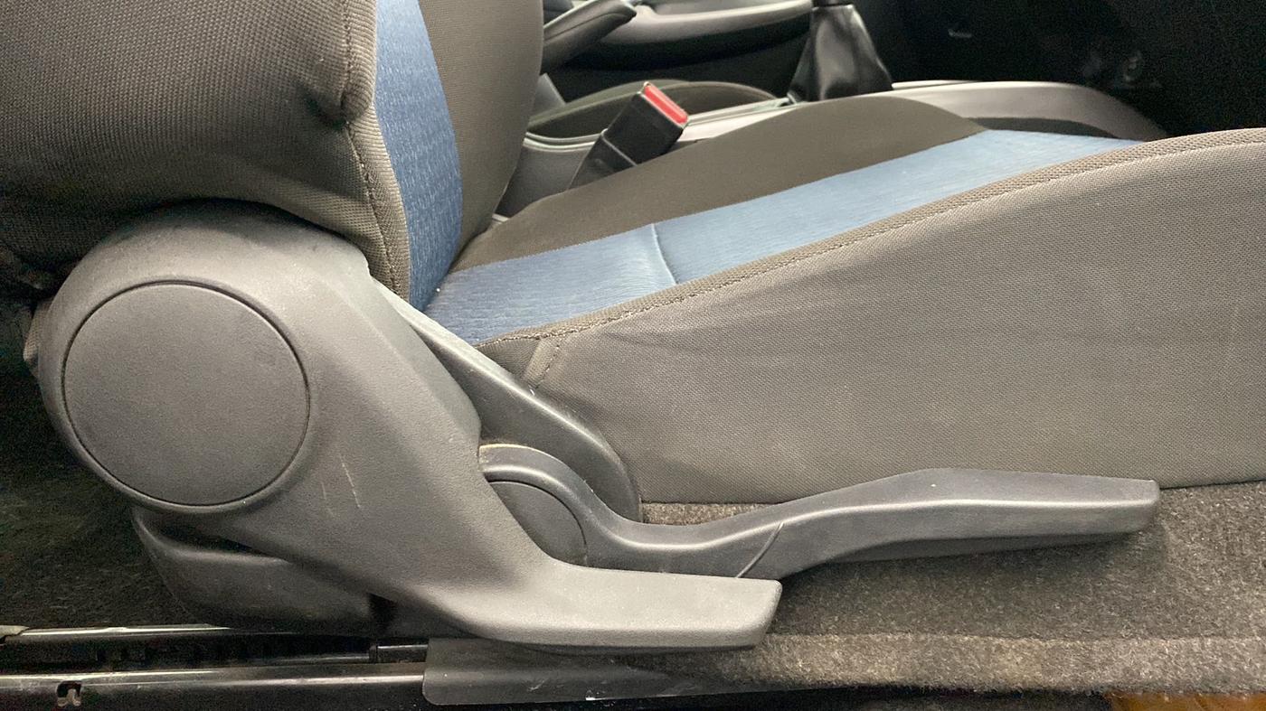 2019 Toyota Glanza V, Petrol, Manual, 31,594 km, Driver Side Adjustment Panel