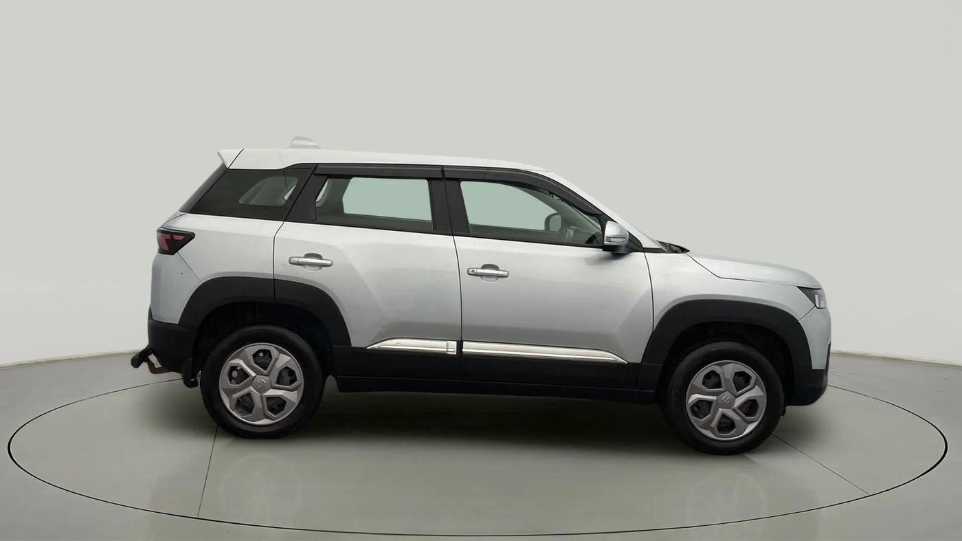 2022 Maruti BREZZA LXI SMART HYBRID, Petrol, Manual, 35,861 km, Right Side View