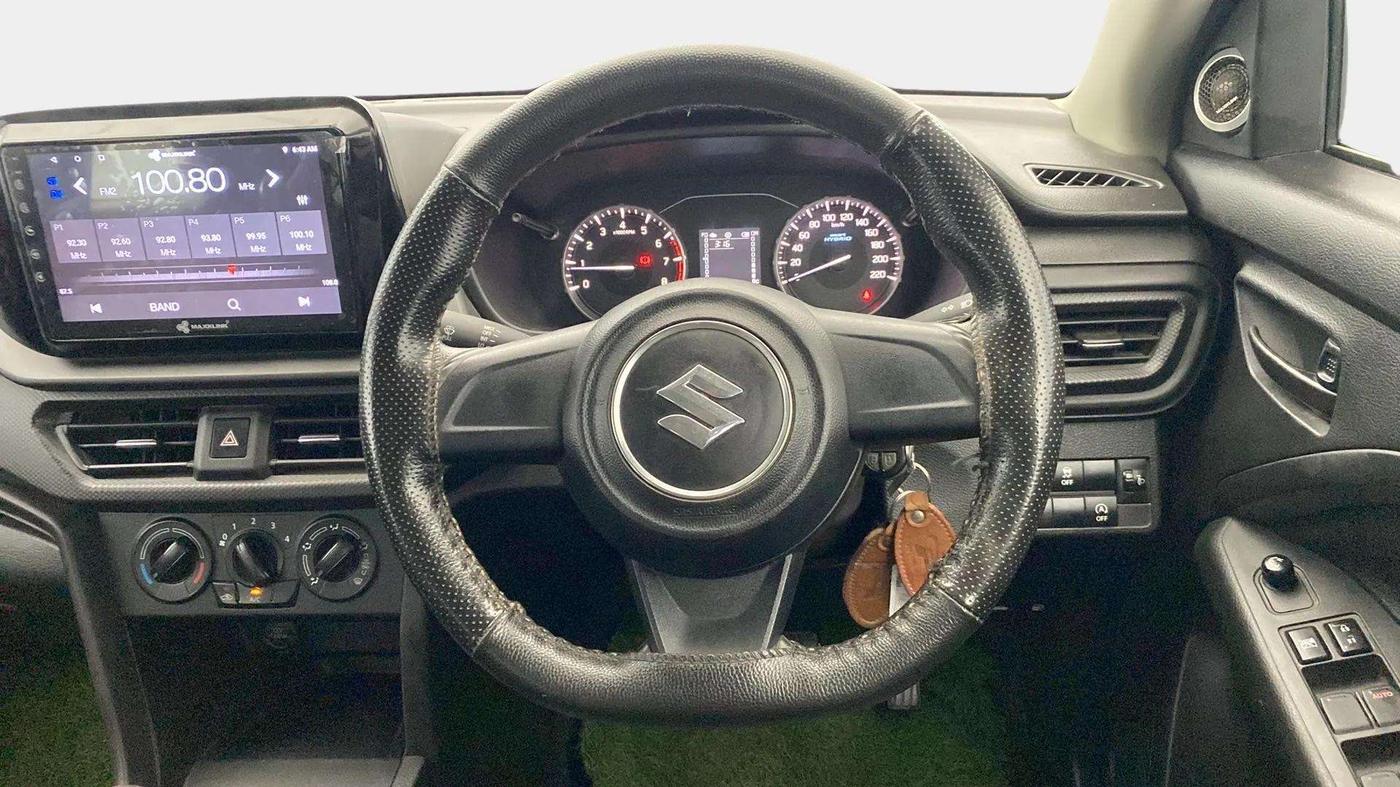 2022 Maruti BREZZA LXI SMART HYBRID, Petrol, Manual, 35,861 km, Steering Wheel Close Up