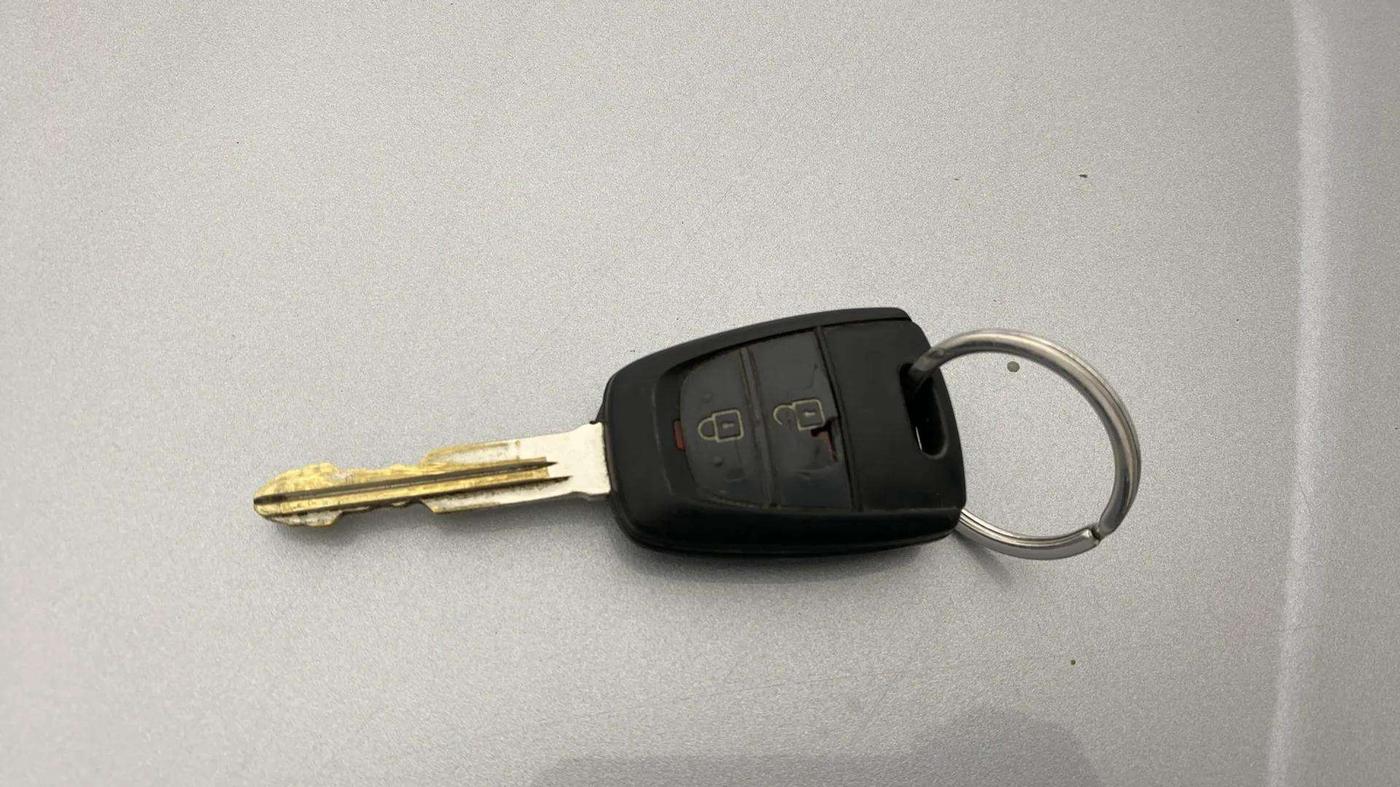 2019 Hyundai NEW SANTRO SPORTZ CNG, CNG, Manual, 86,563 km, Key Close Up