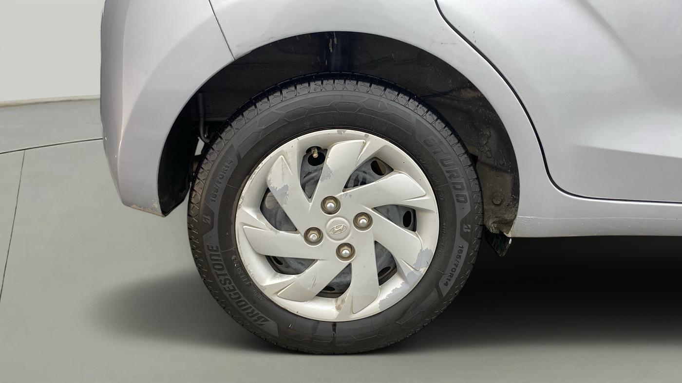 2019 Hyundai NEW SANTRO SPORTZ CNG, CNG, Manual, 86,563 km, Right Rear Wheel
