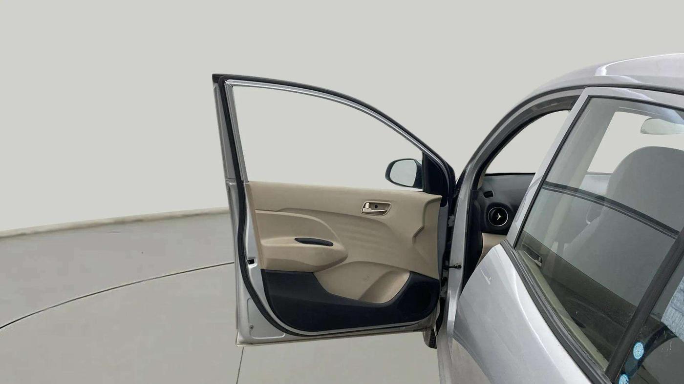 2019 Hyundai NEW SANTRO SPORTZ CNG, CNG, Manual, 86,563 km, LHS Front Door