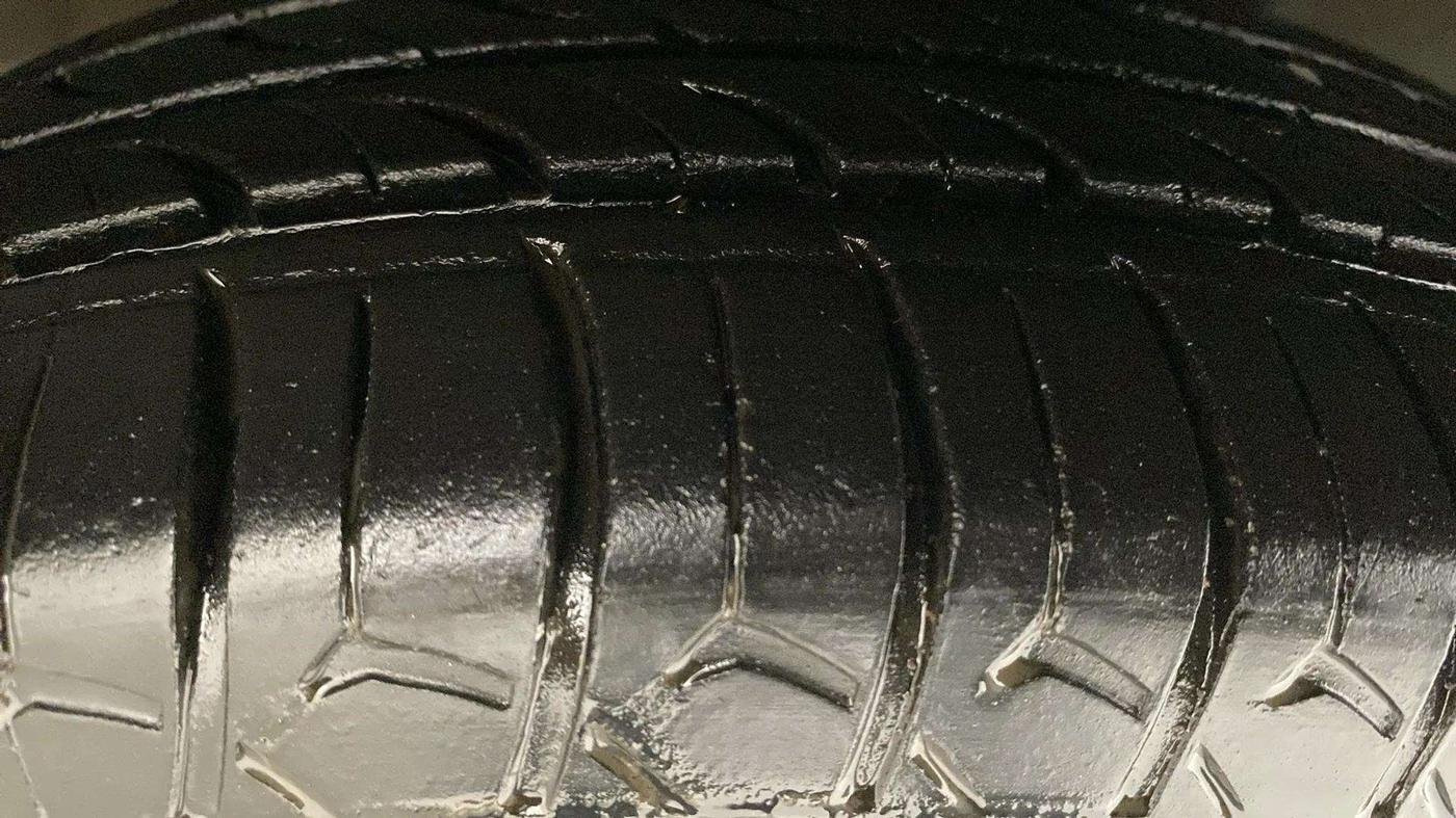 2019 Hyundai NEW SANTRO SPORTZ CNG, CNG, Manual, 86,563 km, Right Rear Tyre Tread