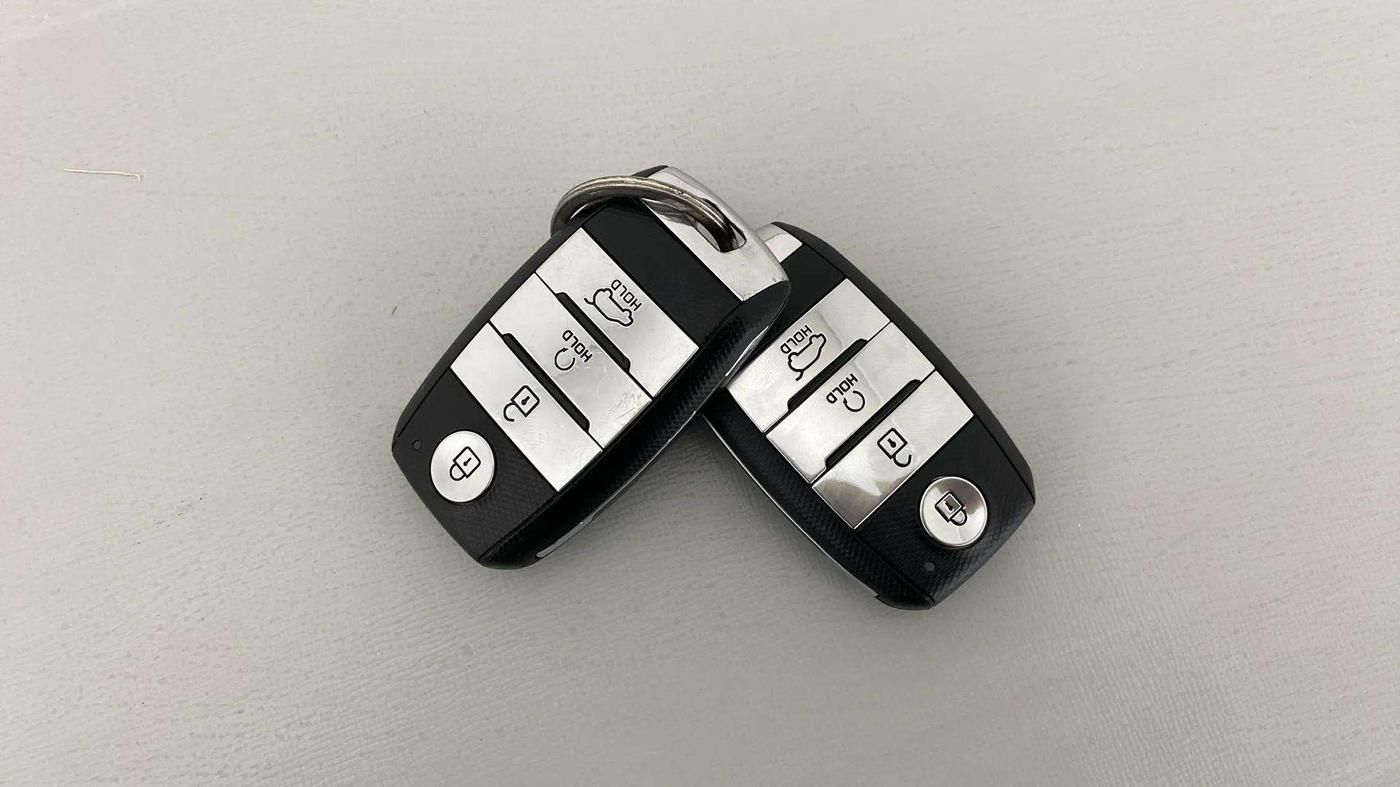 2021 KIA SONET HTX 1.0 IMT, Petrol, Manual, 67,260 km, Key Close Up