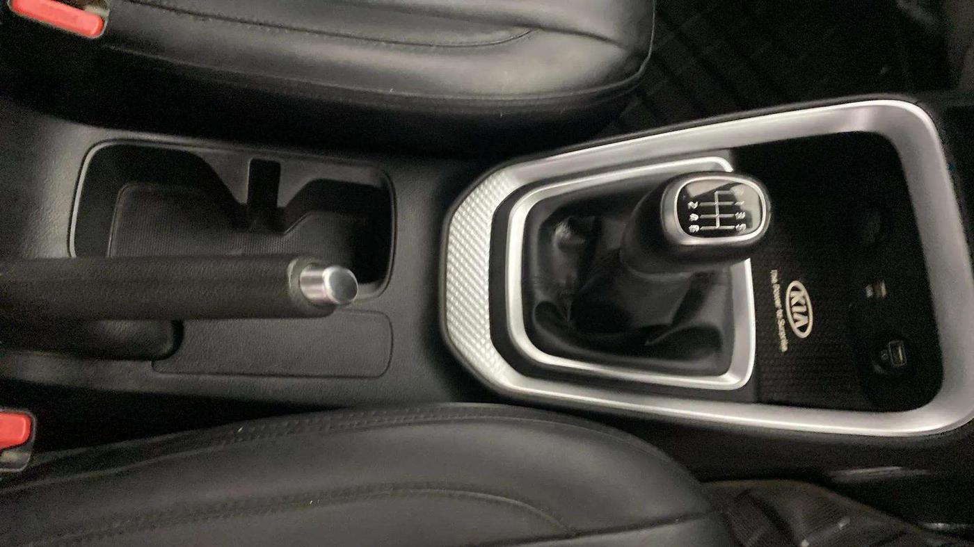 2021 KIA SONET HTX 1.0 IMT, Petrol, Manual, 67,260 km, Gear Lever