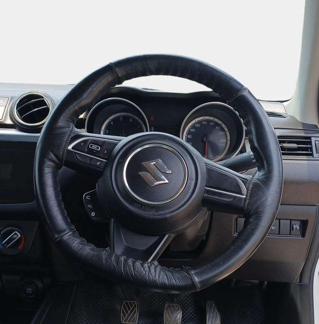 2021 Maruti Swift VXI, Petrol, Manual, 45,967 km, Steering Wheel Close Up