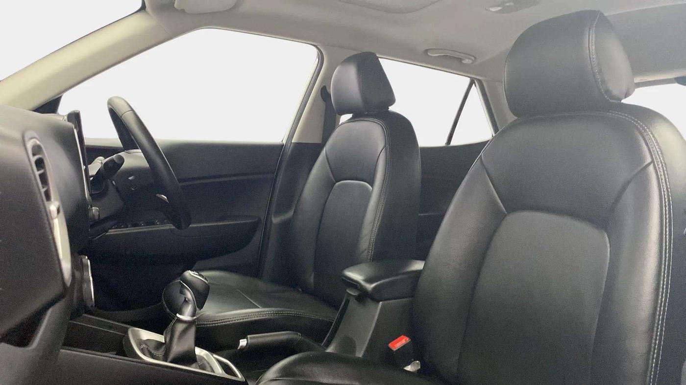 2022 Hyundai VENUE SX 1.5 CRDI, Diesel, Manual, 30,689 km, Right Side Front Door Cabin
