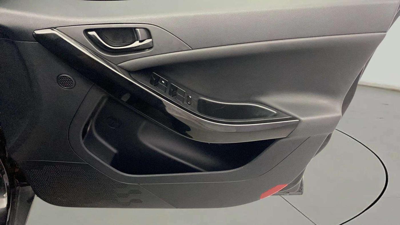2023 Tata NEXON XZ PLUS PETROL DARK EDITION, Petrol, Manual, 22,981 km, Driver Side Door Panels Control