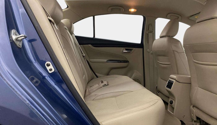 2017 Maruti Ciaz ZETA 1.4  MT PETROL, Petrol, Manual, 77,436 km, Right Side Rear Door Cabin