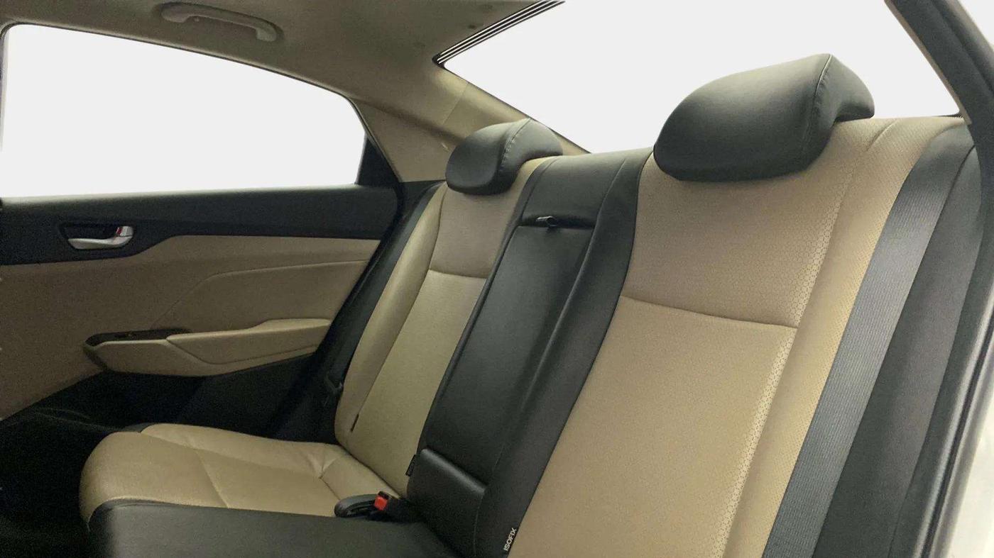 2018 Hyundai Verna 1.6 VTVT SX (O) AT, Petrol, Automatic, 79,877 km, Right Side Rear Door Cabin