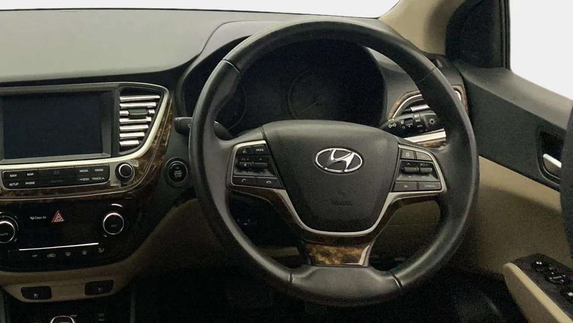 2018 Hyundai Verna 1.6 VTVT SX (O) AT, Petrol, Automatic, 79,877 km, Steering Wheel Close Up