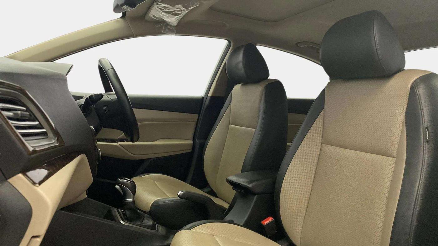 2018 Hyundai Verna 1.6 VTVT SX (O) AT, Petrol, Automatic, 79,877 km, Right Side Front Door Cabin