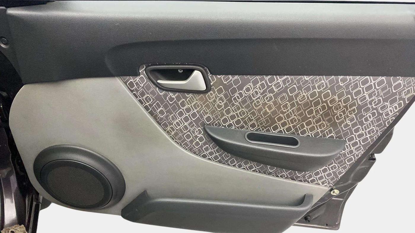 2018 Maruti Alto 800 VXI, Petrol, Manual, 31,778 km, Driver Side Door Panels Control