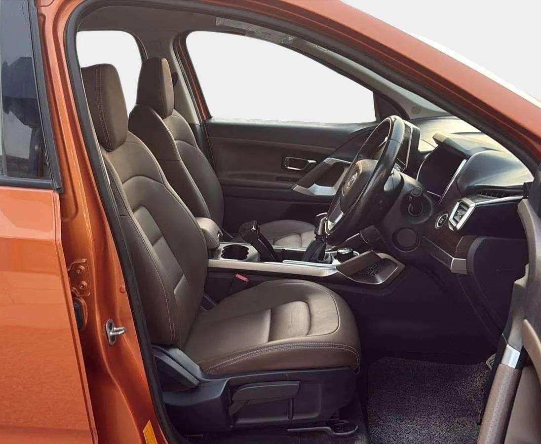 2019 Tata Harrier XZ 2.0L, Diesel, Manual, 25,723 km, Right Side Front Door Cabin