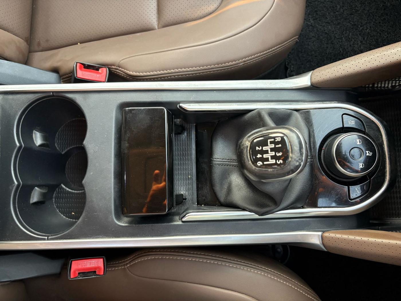 2019 Tata Harrier XZ 2.0L, Diesel, Manual, 25,723 km, Gear Lever