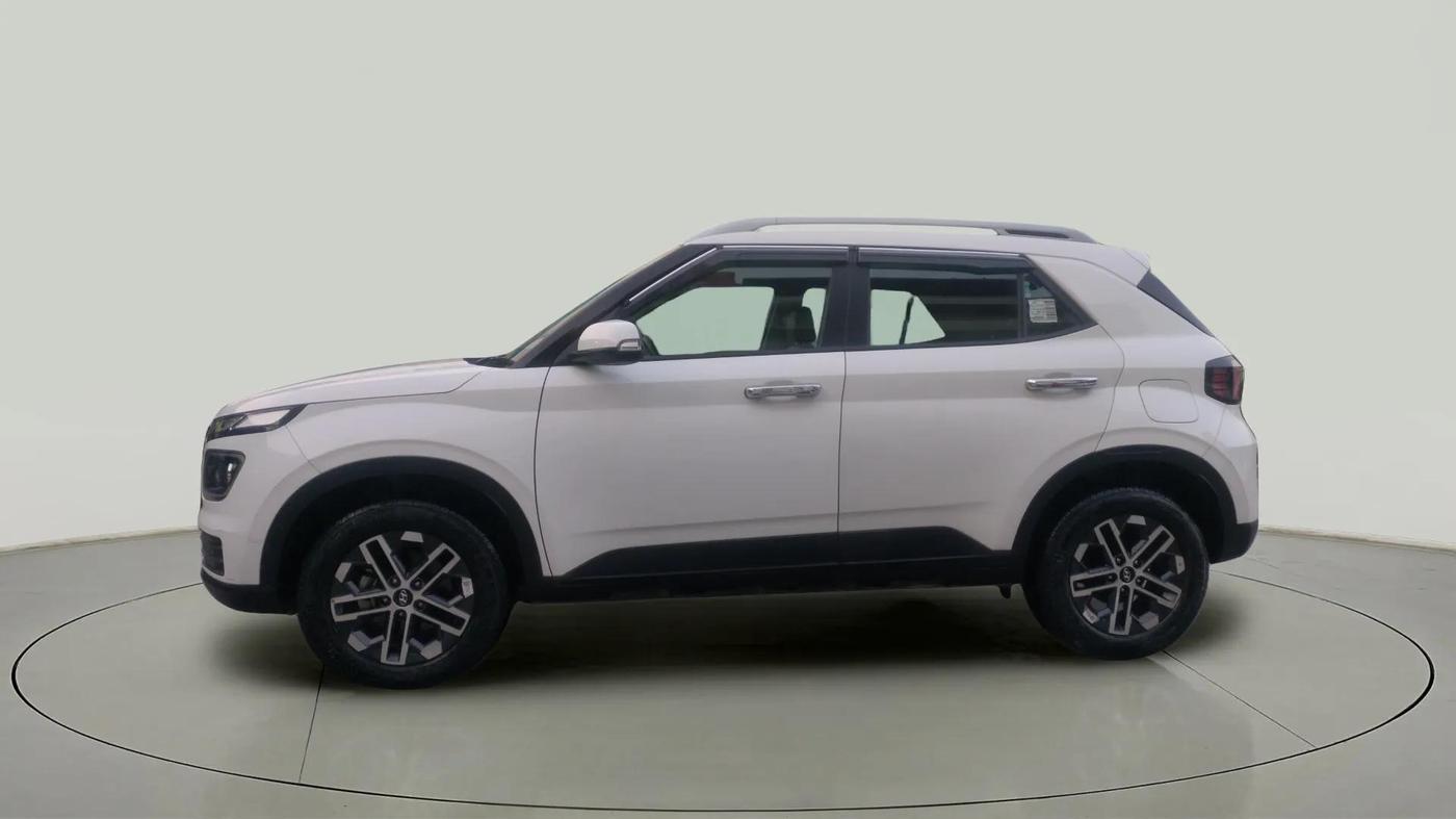 2024 Hyundai VENUE SX 1.5 CRDI, Diesel, Manual, 17,314 km, Left Side