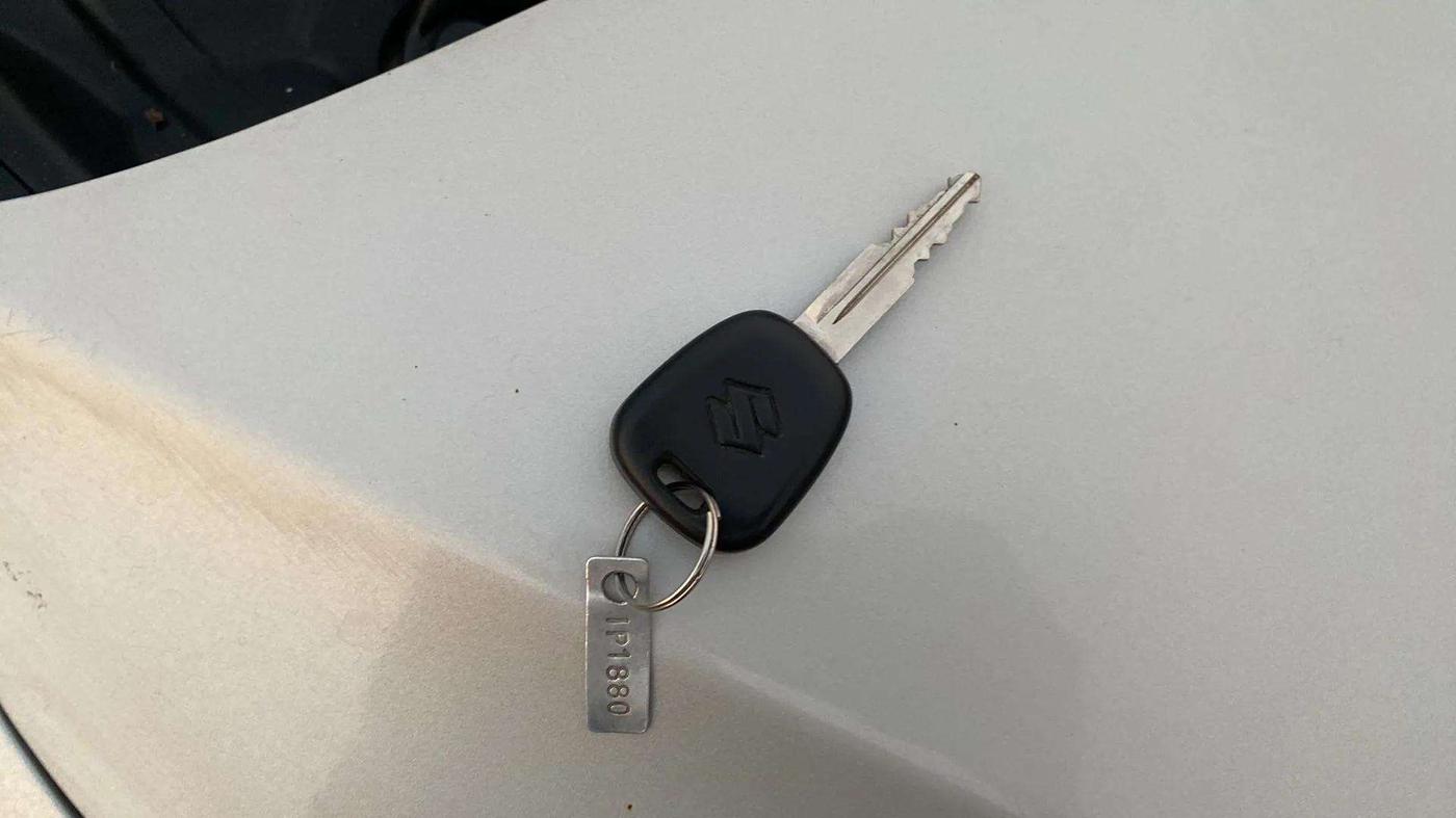 2019 Maruti Alto LXI CNG, CNG, Manual, 39,404 km, Key Close Up