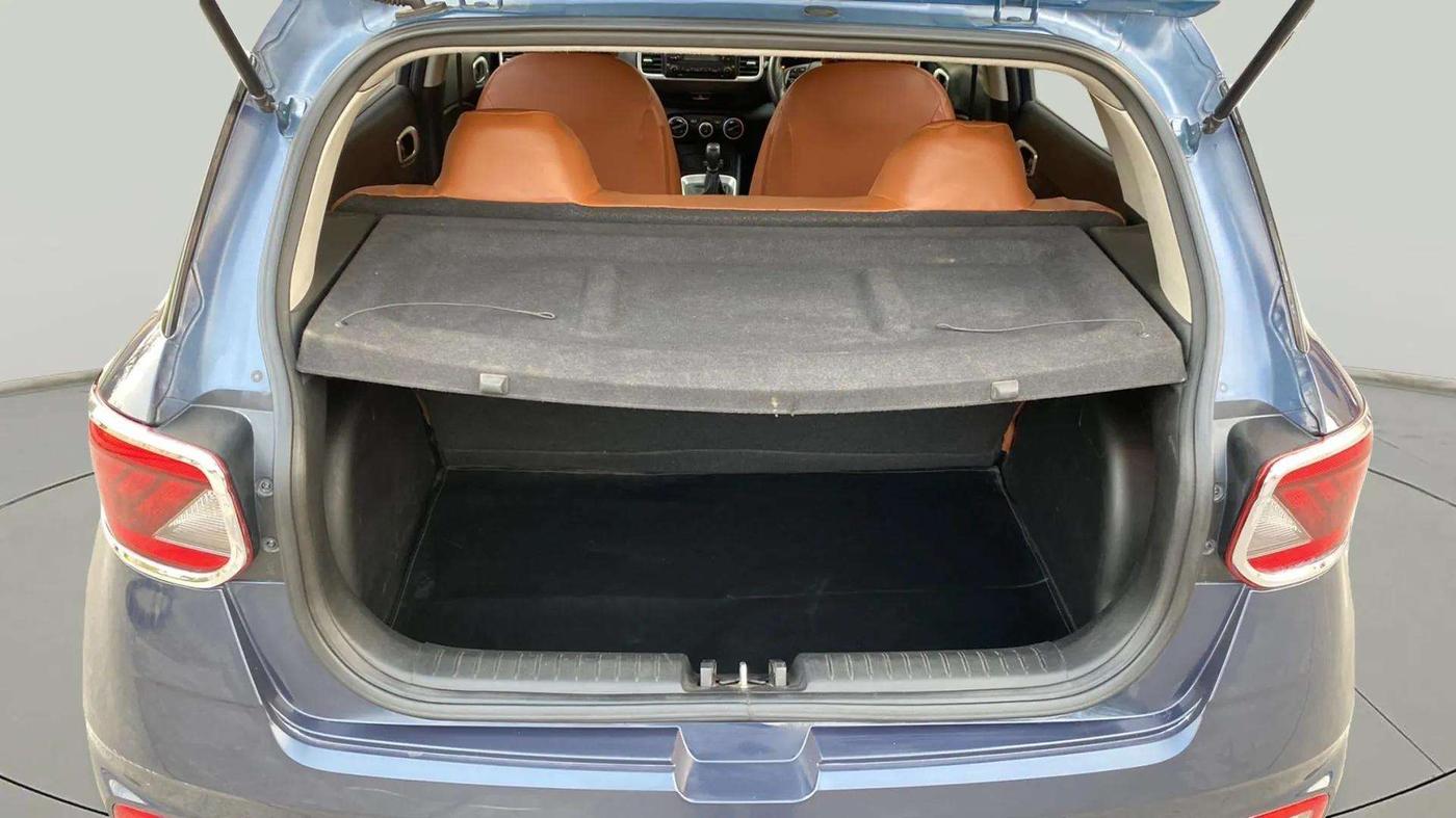 2020 Hyundai VENUE S 1.2, Petrol, Manual, 27,056 km, Boot Inside