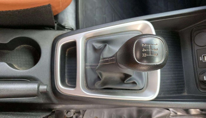 2020 Hyundai VENUE S 1.2, Petrol, Manual, 27,056 km, Gear Lever