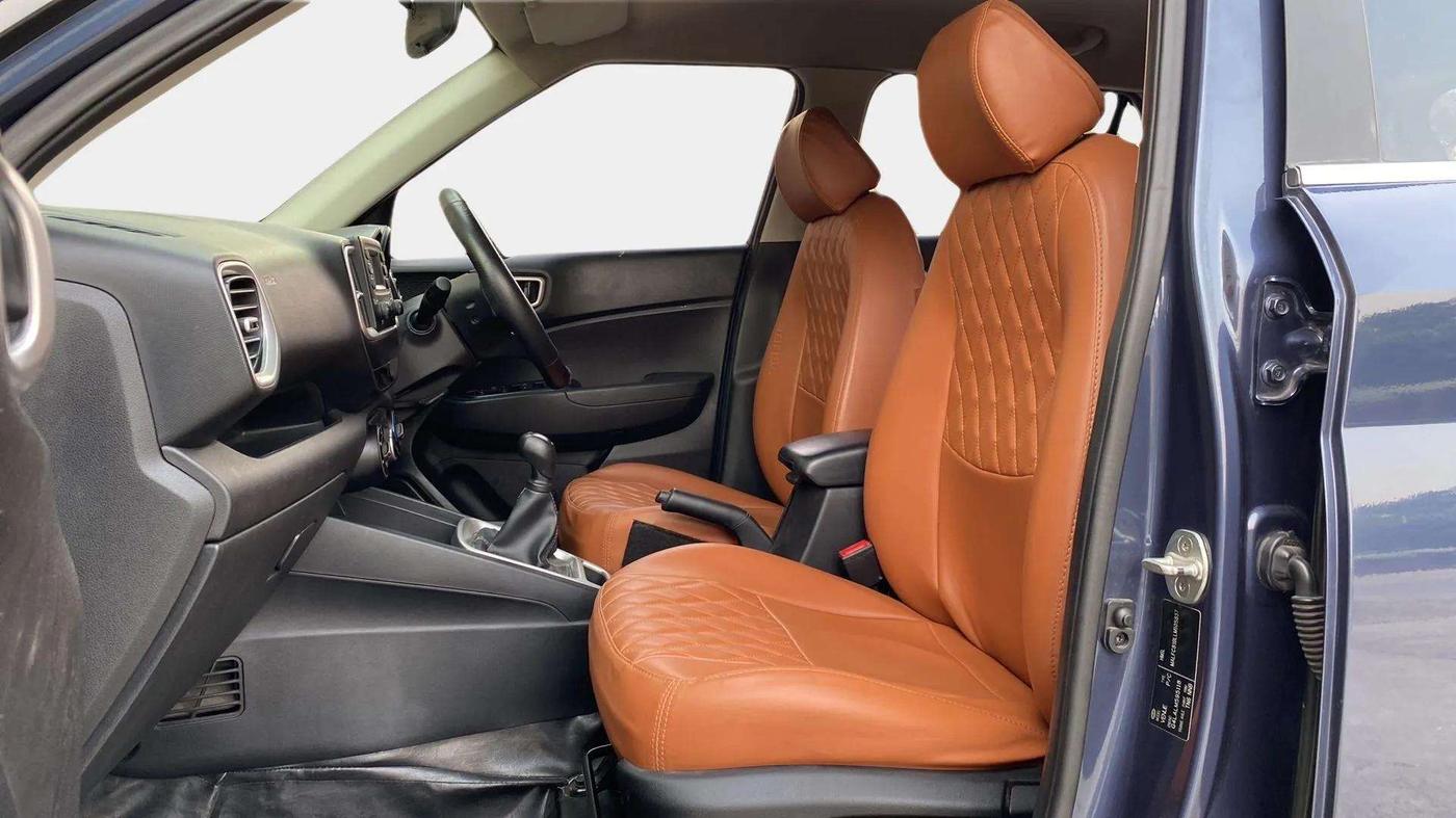 2020 Hyundai VENUE S 1.2, Petrol, Manual, 27,056 km, Right Side Front Door Cabin