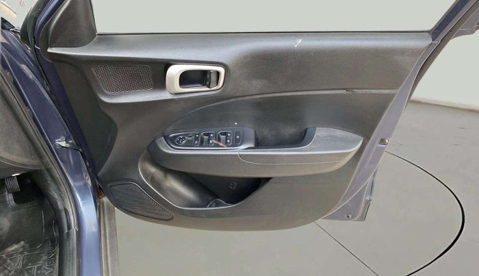 2020 Hyundai VENUE S 1.2, Petrol, Manual, 27,056 km, Driver Side Door Panels Control