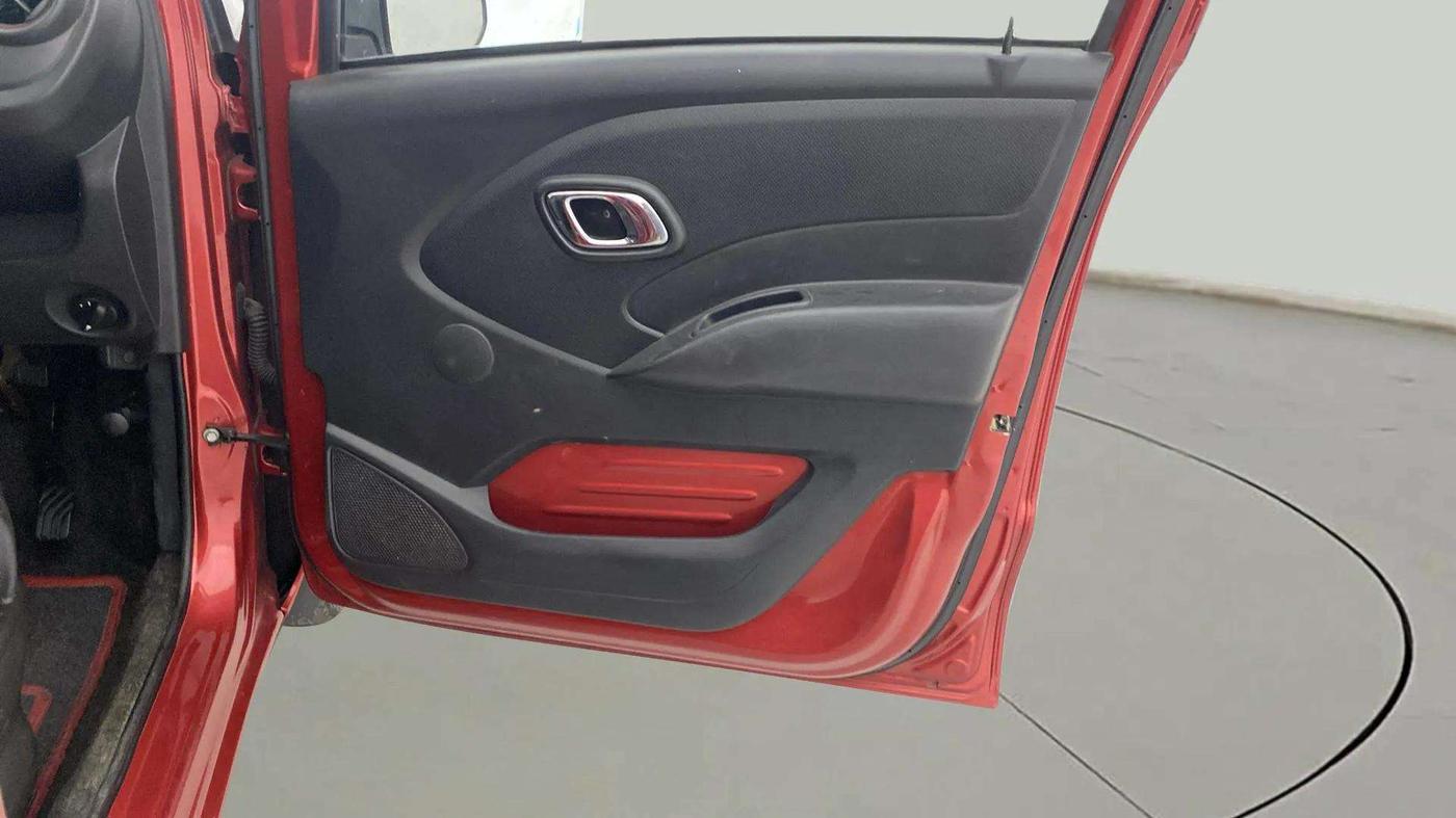 2018 Datsun Redi Go T(O) 0.8L LIMITED EDITION, Petrol, Manual, 21,678 km, Driver Side Door Panels Control