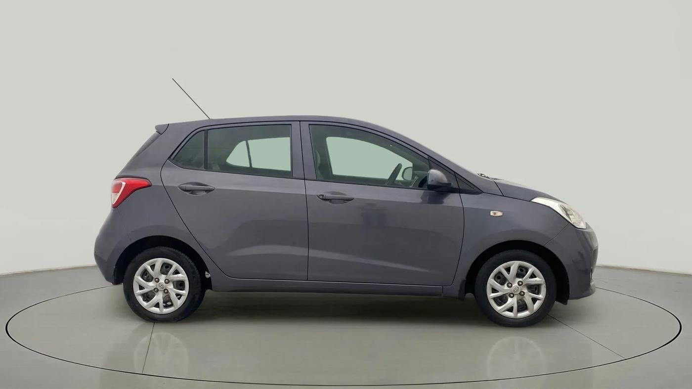 2017 Hyundai Grand i10 SPORTZ 1.2 KAPPA VTVT, Petrol, Manual, 74,124 km, Right Side View