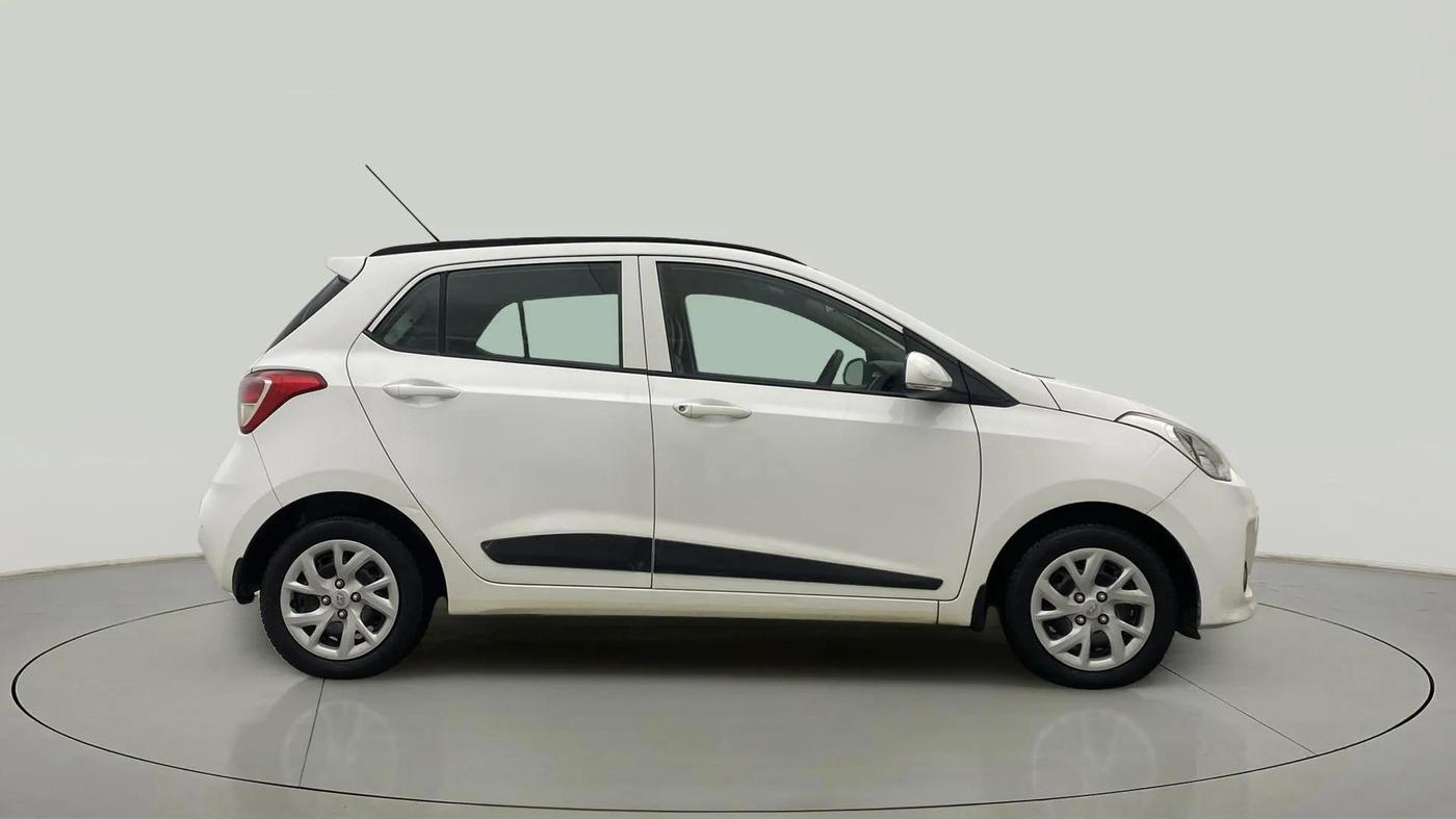2019 Hyundai Grand i10 SPORTZ 1.2 KAPPA VTVT, Petrol, Manual, 28,145 km, Right Side View