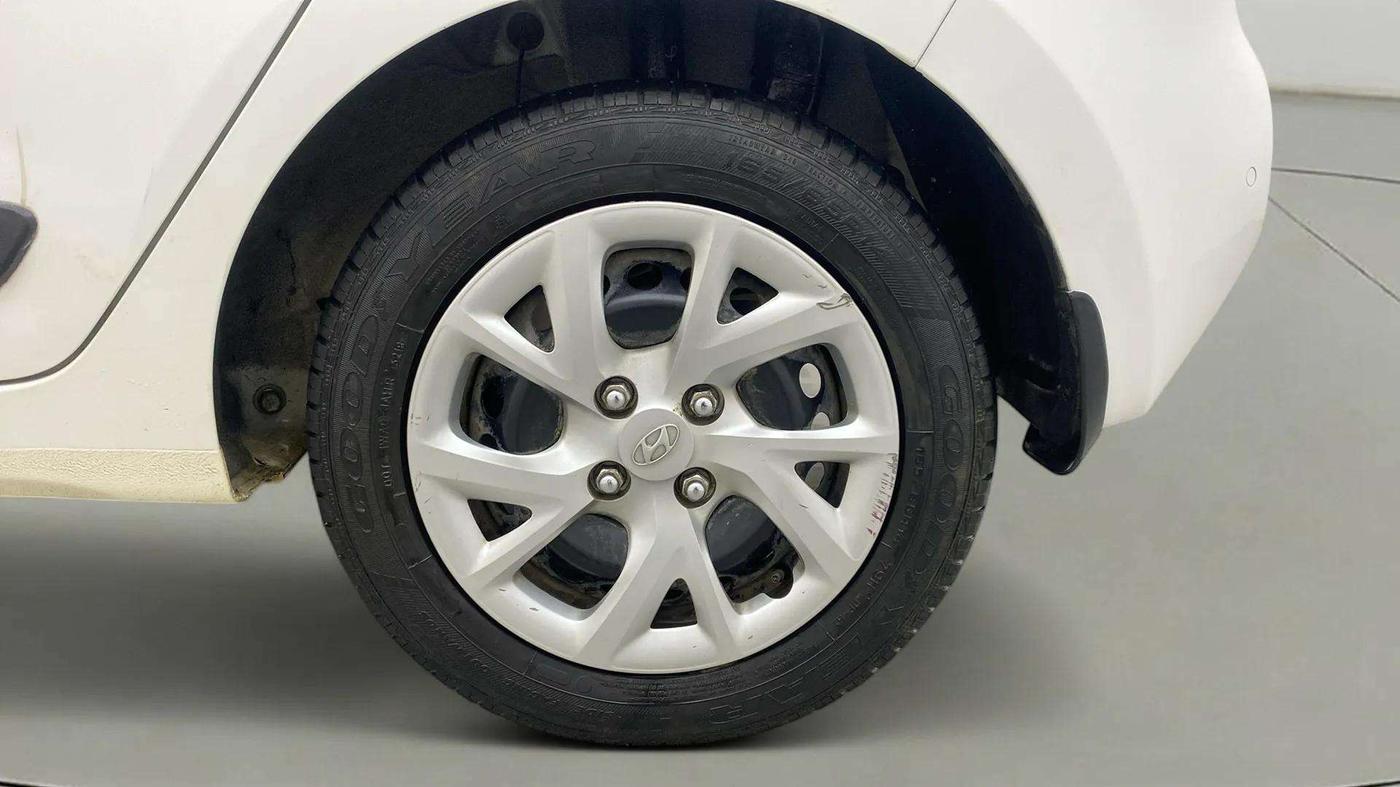 2019 Hyundai Grand i10 SPORTZ 1.2 KAPPA VTVT, Petrol, Manual, 28,145 km, Left Rear Wheel