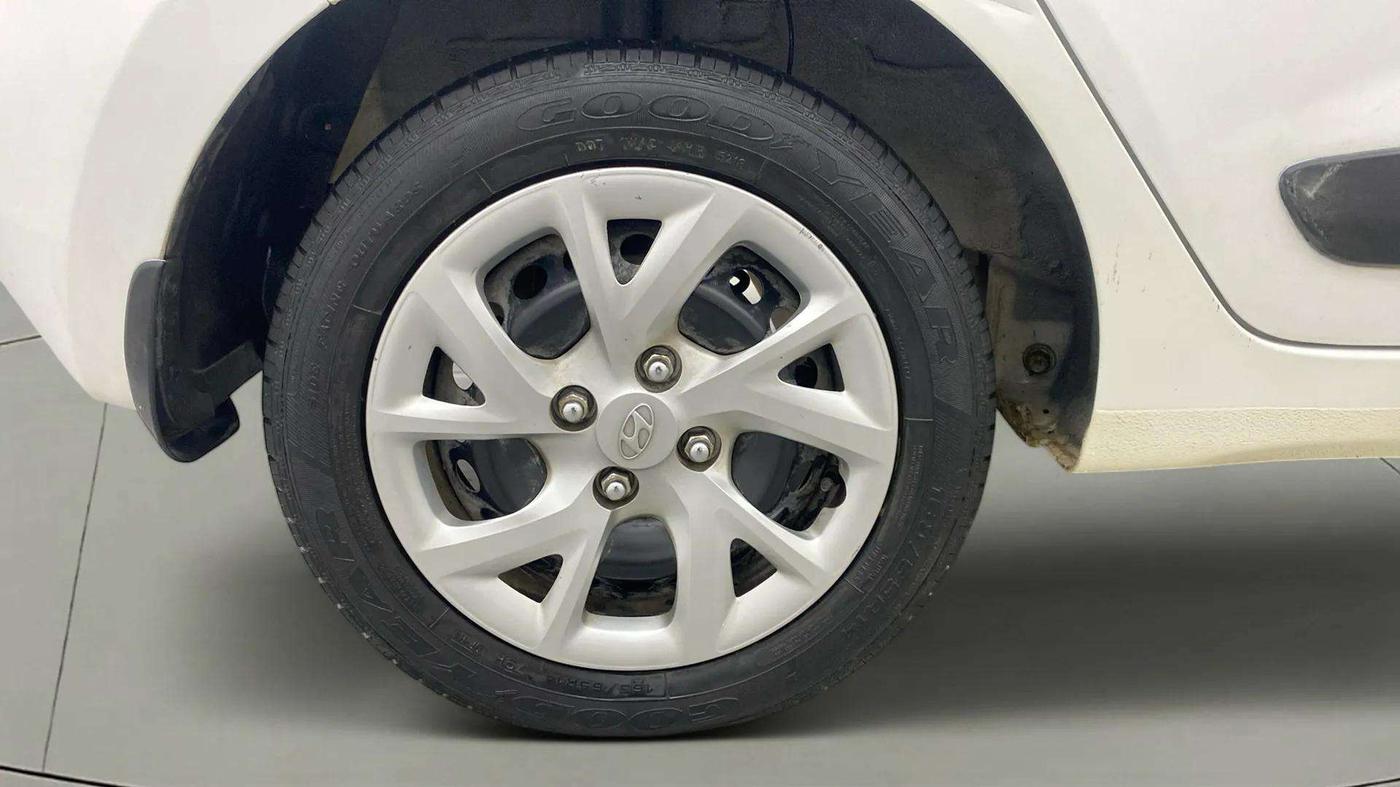 2019 Hyundai Grand i10 SPORTZ 1.2 KAPPA VTVT, Petrol, Manual, 28,145 km, Right Rear Wheel