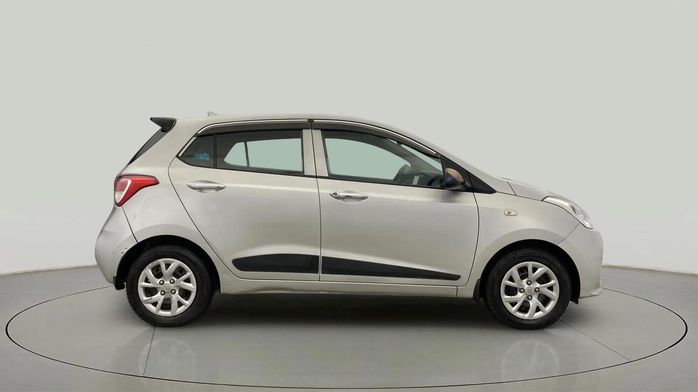 2017 Hyundai Grand i10 SPORTZ 1.2 KAPPA VTVT, Petrol, Manual, 53,478 km, Right Side View