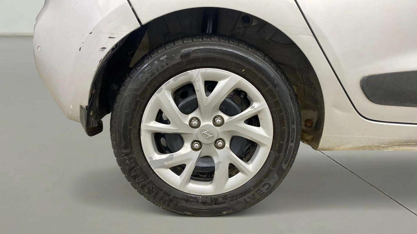 2017 Hyundai Grand i10 SPORTZ 1.2 KAPPA VTVT, Petrol, Manual, 53,478 km, Right Rear Wheel