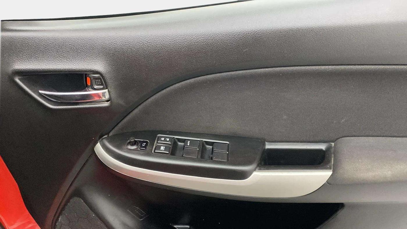 2017 Maruti Baleno DELTA PETROL 1.2, Petrol, Manual, 52,426 km, Driver Side Door Panels Control