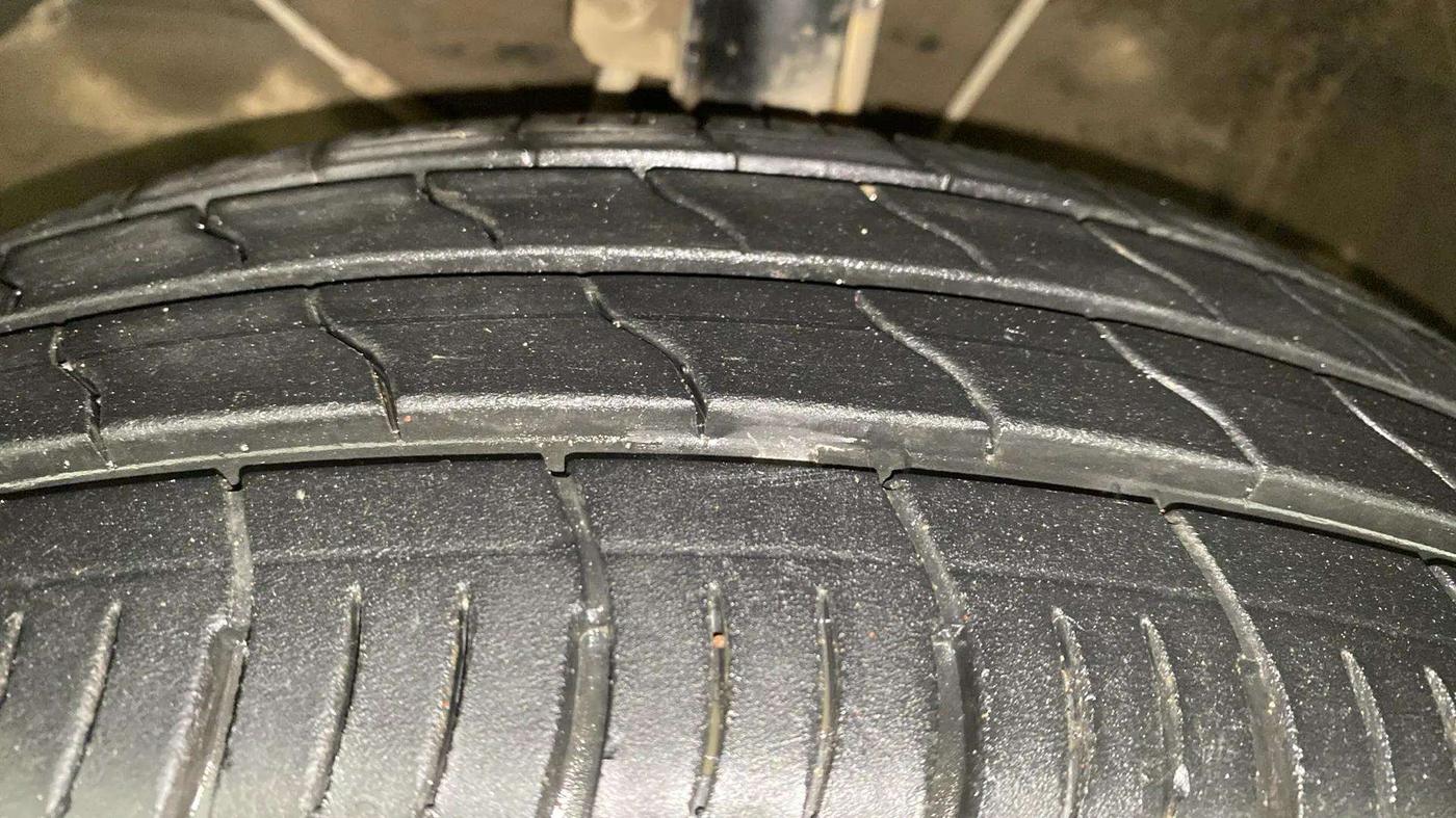 2017 Maruti Baleno DELTA PETROL 1.2, Petrol, Manual, 52,426 km, Left Front Tyre Tread