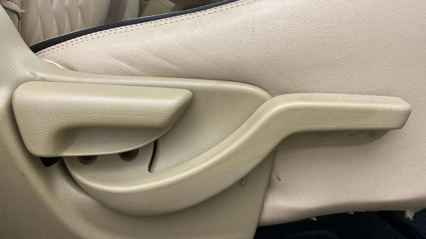 2017 Honda Brio S MT, Petrol, Manual, 51,951 km, Driver Side Adjustment Panel