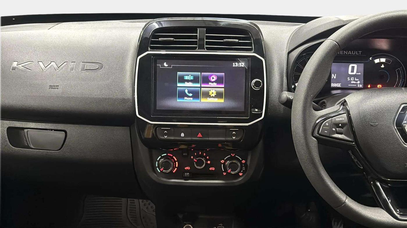 2023 Renault Kwid CLIMBER AMT 1.0, Petrol, Automatic, 5,076 km, Air Conditioner