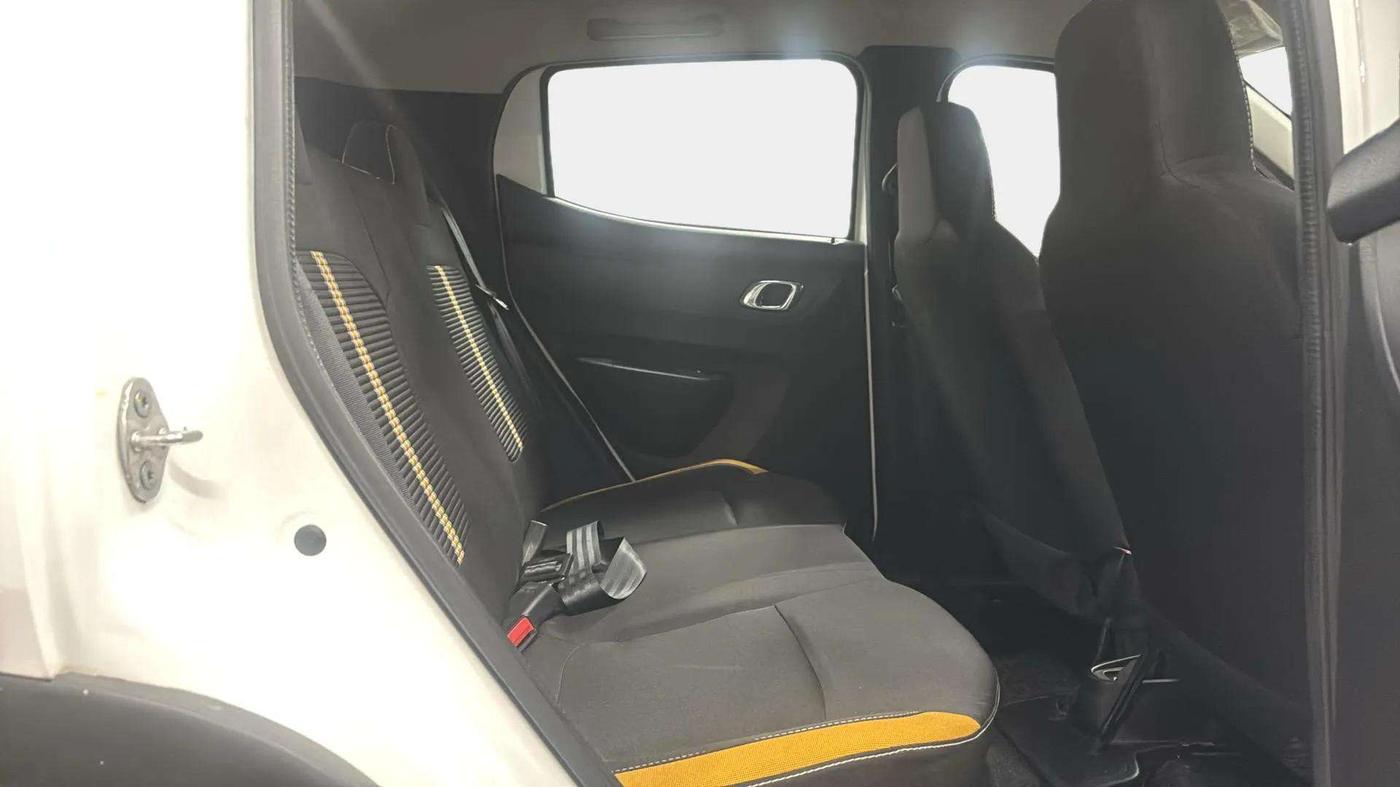 2023 Renault Kwid CLIMBER AMT 1.0, Petrol, Automatic, 5,076 km, Right Side Rear Door Cabin
