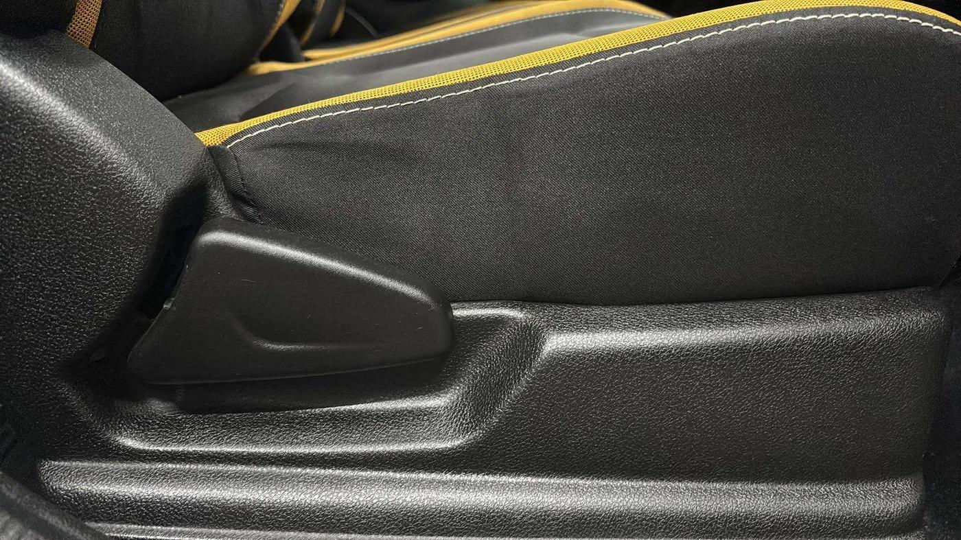 2023 Renault Kwid CLIMBER AMT 1.0, Petrol, Automatic, 5,076 km, Driver Side Adjustment Panel