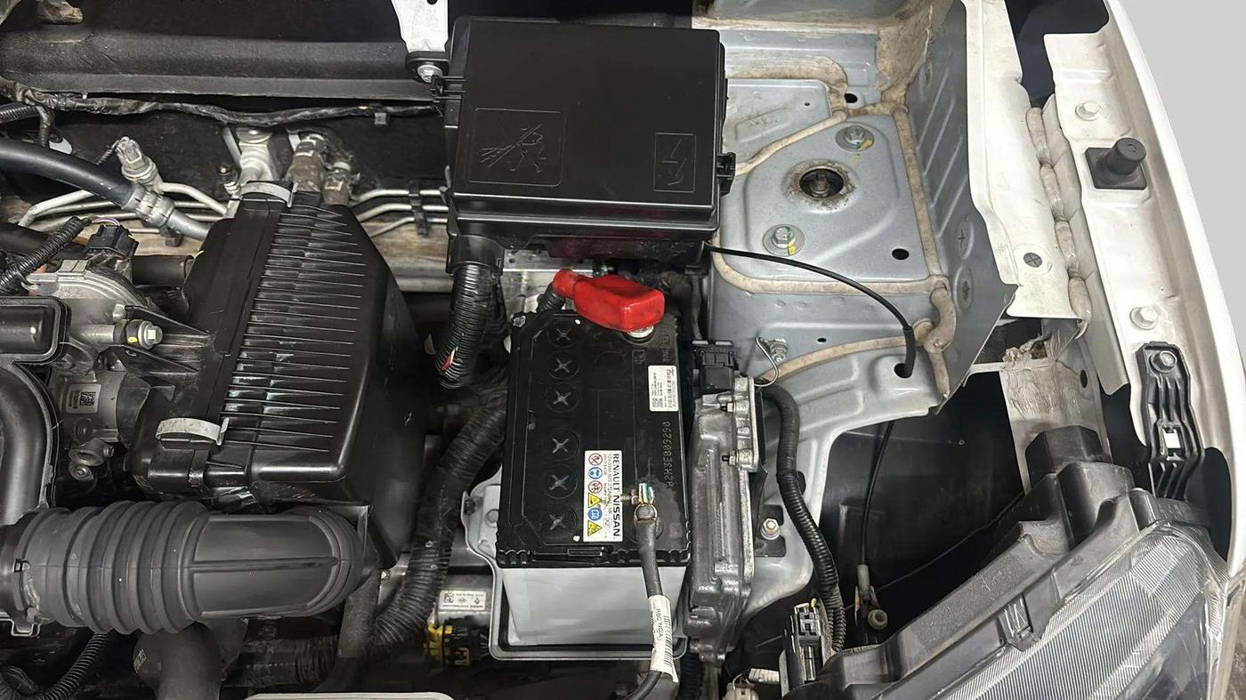 2023 Renault Kwid CLIMBER AMT 1.0, Petrol, Automatic, 5,076 km, Engine View - Left