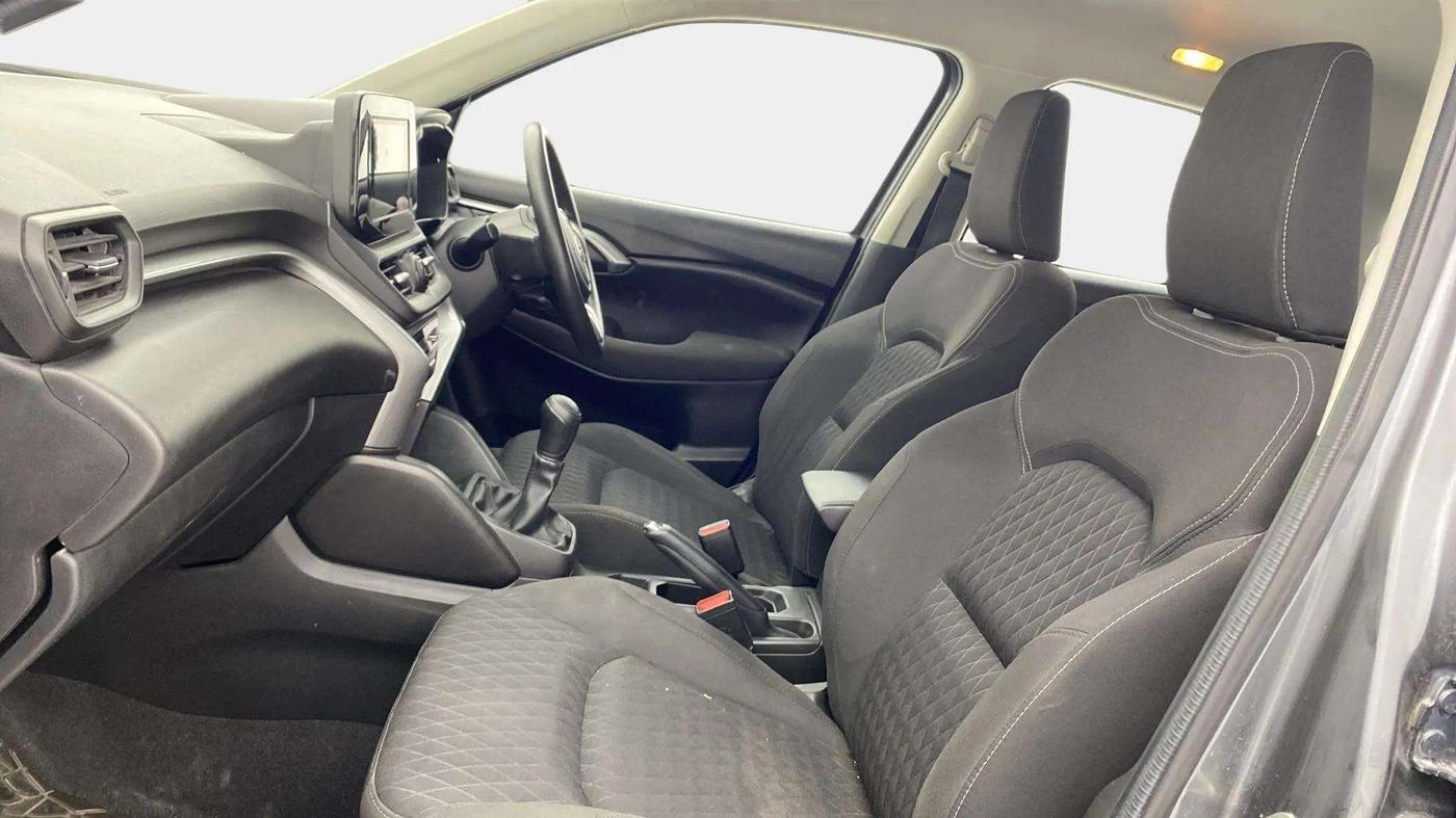 2023 Toyota URBAN CRUISER HYRYDER S NEO DRIVE  E-CNG, CNG, Manual, 30,017 km, Right Side Front Door Cabin