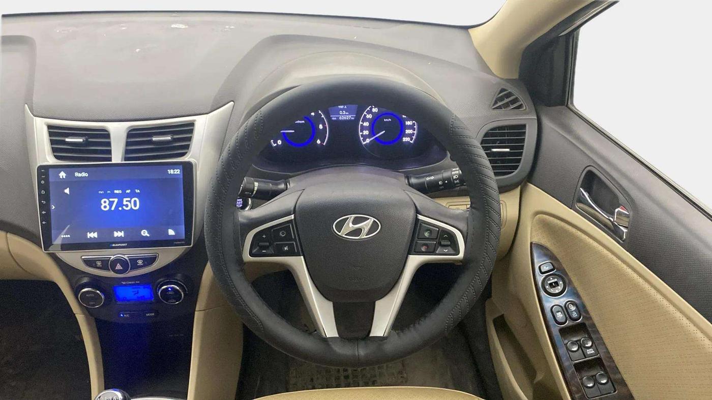 2014 Hyundai Verna FLUIDIC 1.6 CRDI SX OPT, Diesel, Manual, 62,704 km, Steering Wheel Close Up
