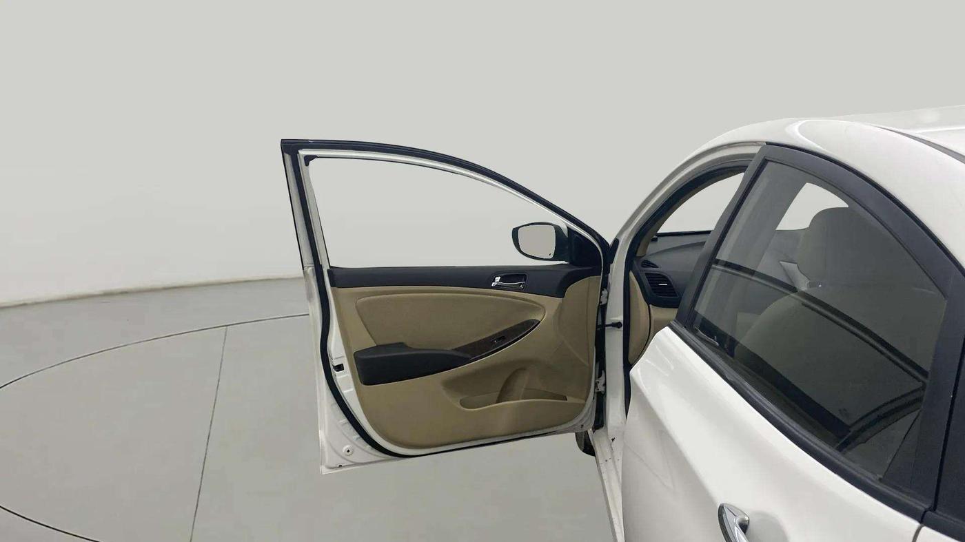 2014 Hyundai Verna FLUIDIC 1.6 CRDI SX OPT, Diesel, Manual, 62,704 km, LHS Front Door