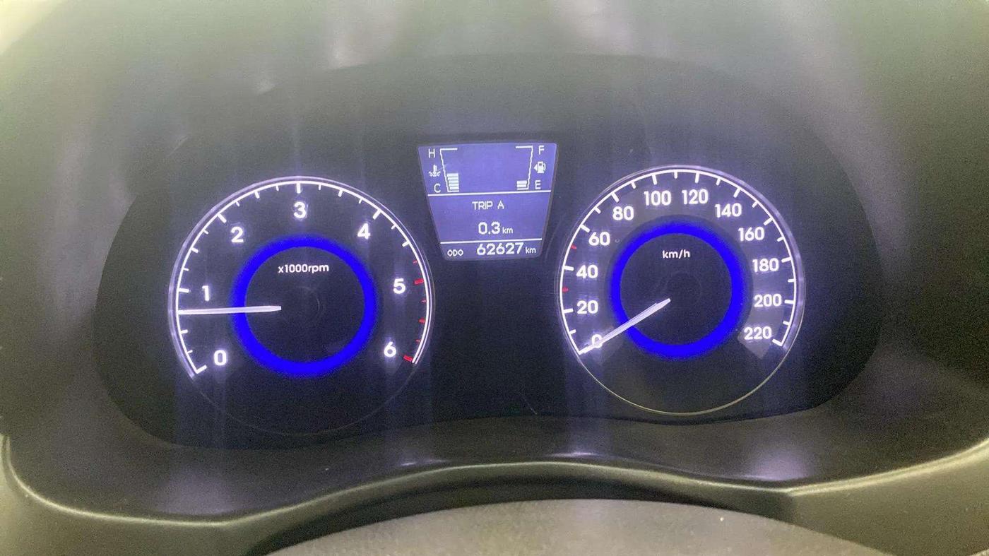 2014 Hyundai Verna FLUIDIC 1.6 CRDI SX OPT, Diesel, Manual, 62,704 km, Odometer Image