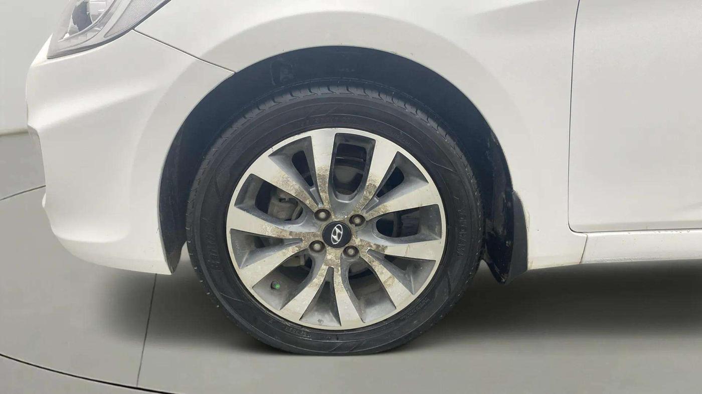 2014 Hyundai Verna FLUIDIC 1.6 CRDI SX OPT, Diesel, Manual, 62,704 km, Left Front Wheel