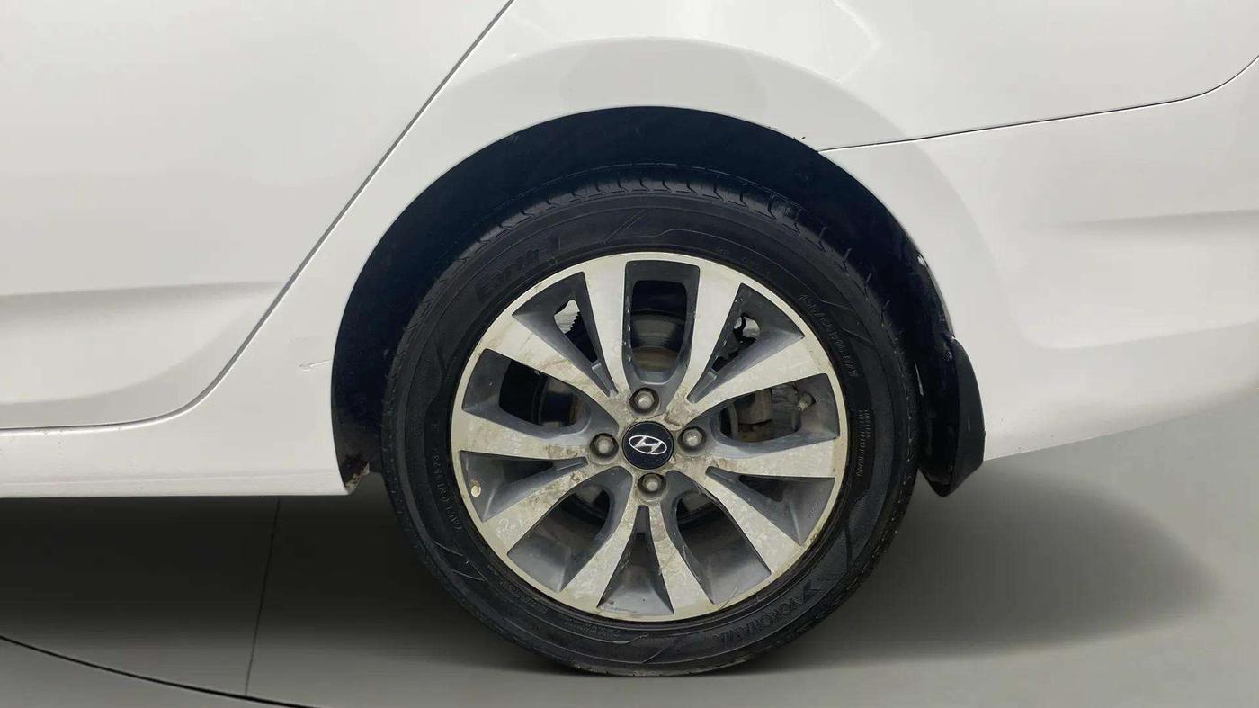 2014 Hyundai Verna FLUIDIC 1.6 CRDI SX OPT, Diesel, Manual, 62,704 km, Left Rear Wheel