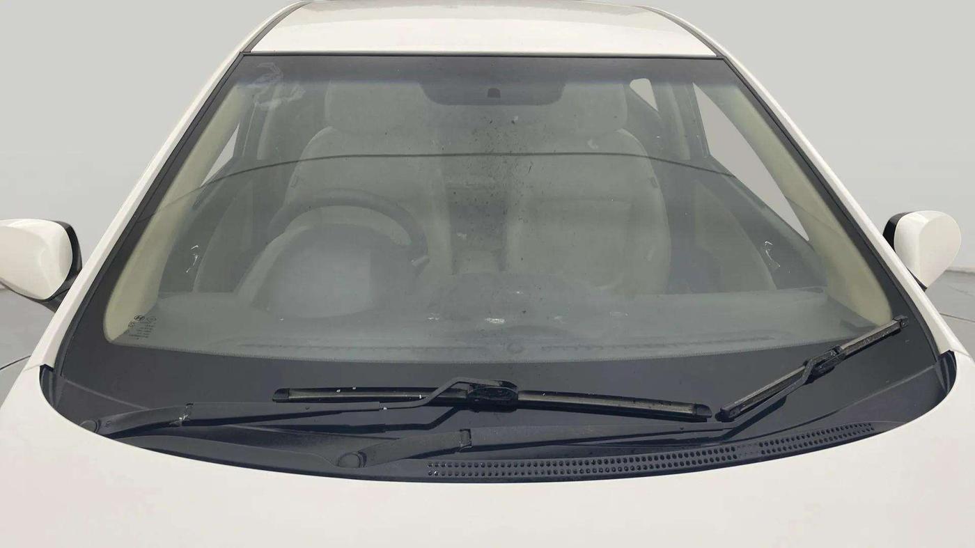2014 Hyundai Verna FLUIDIC 1.6 CRDI SX OPT, Diesel, Manual, 62,704 km, Front Windshield