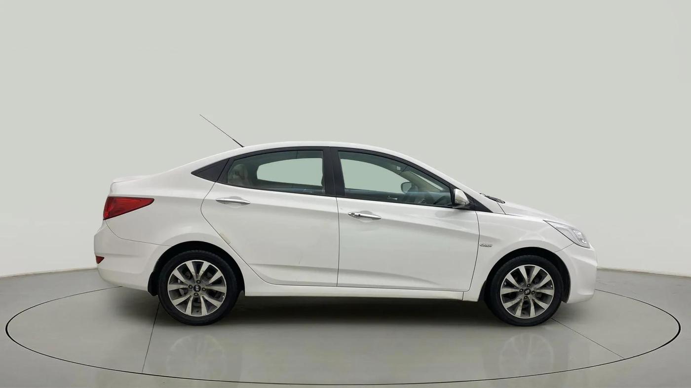 2014 Hyundai Verna FLUIDIC 1.6 CRDI SX OPT, Diesel, Manual, 62,704 km, Right Side View