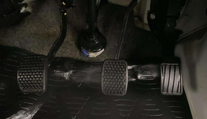 2022 Maruti Eeco 5 STR AC (O), Petrol, Manual, 11,636 km, Pedals