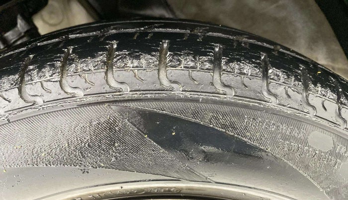 2016 Renault Kwid RXL, Petrol, Manual, 52,803 km, Left Front Tyre Tread